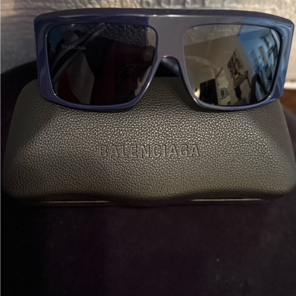 BALENCIAGA Navy Blue Sunglasses (BB0002S/004) - Picture 12 of 12